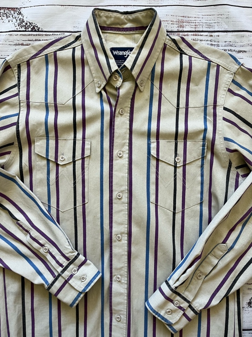 Wrangler Brushpopper Western
Vintage Shirt Size 15.5-34 Medium
X-Long Tails 90s
